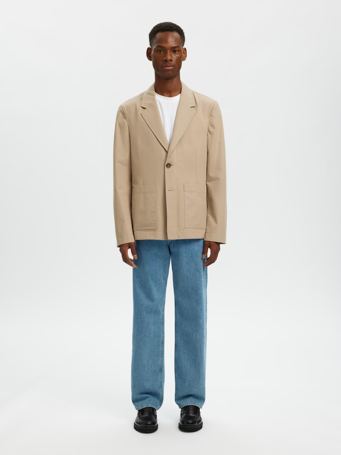 model_shot-front_full